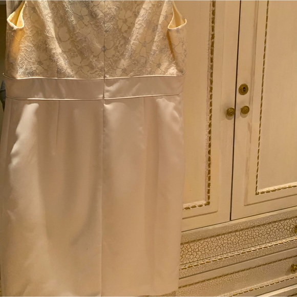 Brand new Jone New York dress in cream color with silver threads . Size : 14 - Picture 15 of 16